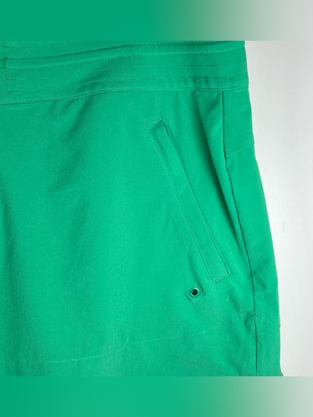 NWOT Athleta Hudson Boardshort, Kelly Green Water Sports Shorts Size 16 - Picture 3 of 5